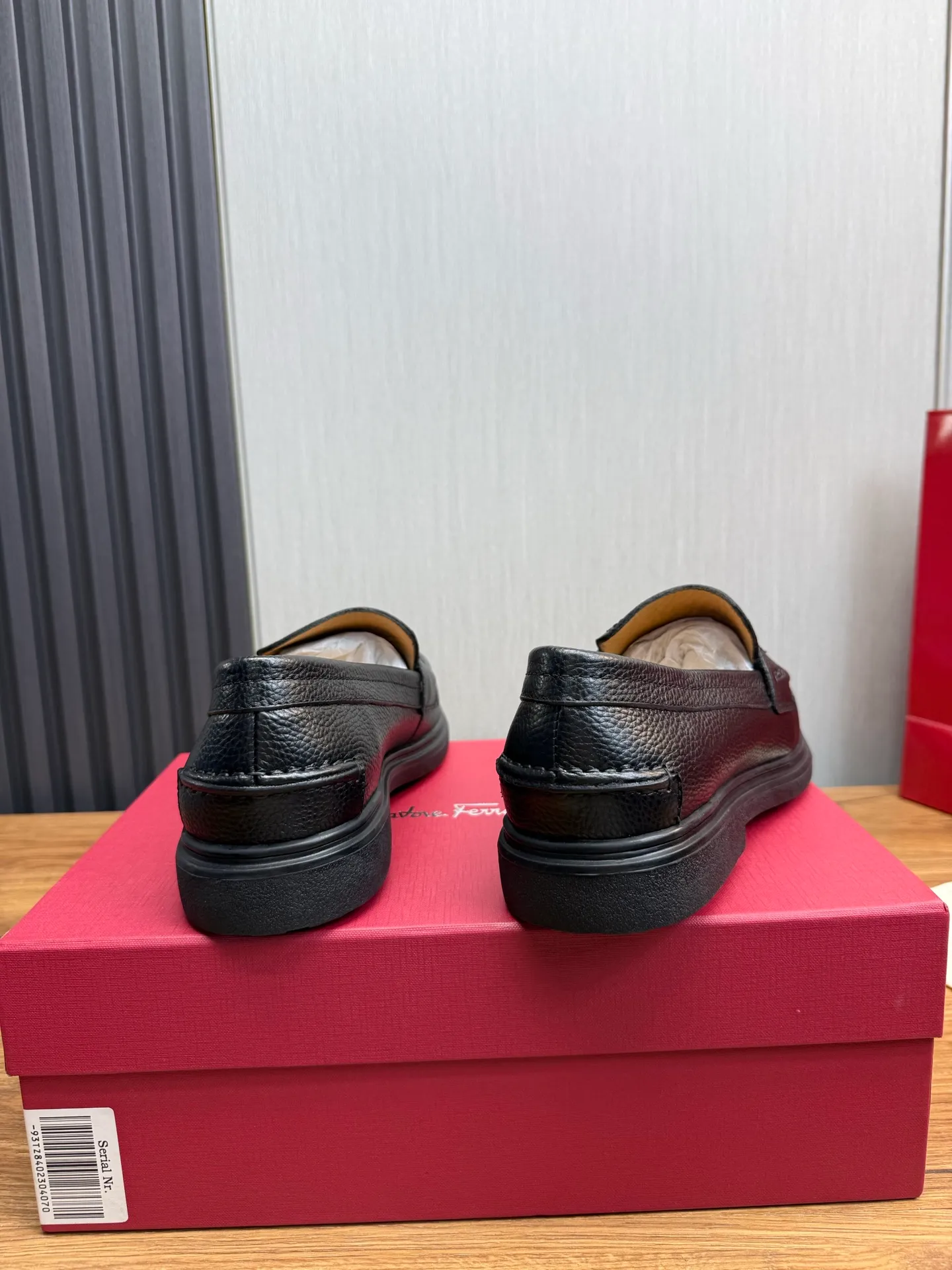 Men's shoes 💰800💰 Ferragamo. [Ferragamo] Men's Loaf leather shoes, the latest hot style, 1:1 original purchase quality, top quality, imported open-edge beaded cowhide leather on the upper, hand-made three-dimensional stitching highlights the round toe design, the inner feet are made of imported cowhide, with original wear-resistant rubber outsole, matching code 39-44, (38, 45 custom-made, non-refundable)